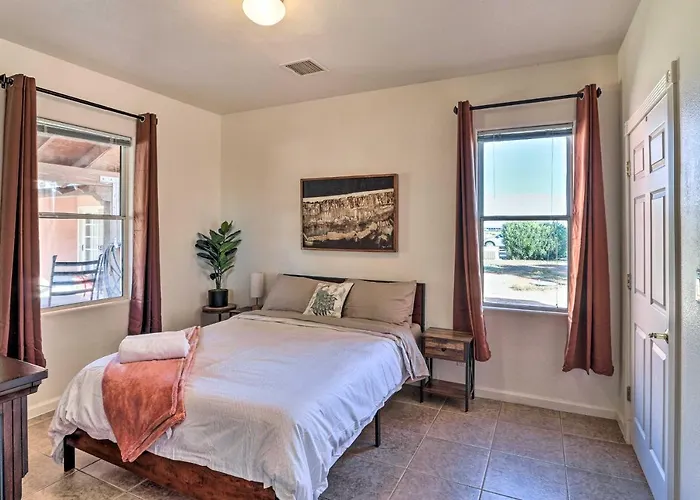 Desert Oasis W/ Courtyard & Pool Access! * Eloy