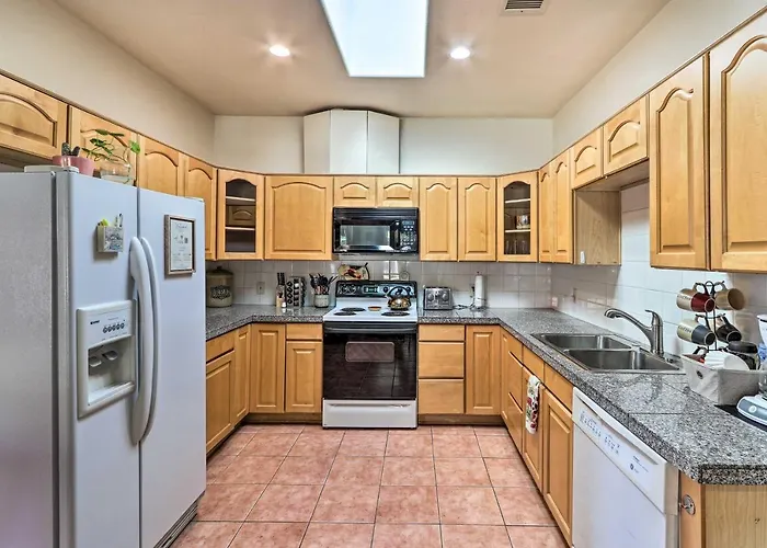 Desert Oasis W/ Courtyard & Pool Access!